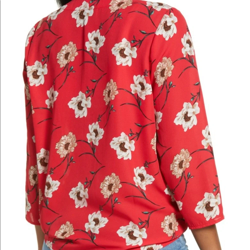 NWOT Bobeau Tie Front Button Up Red Floral Blouse. Medium. - Picture 2 of 9